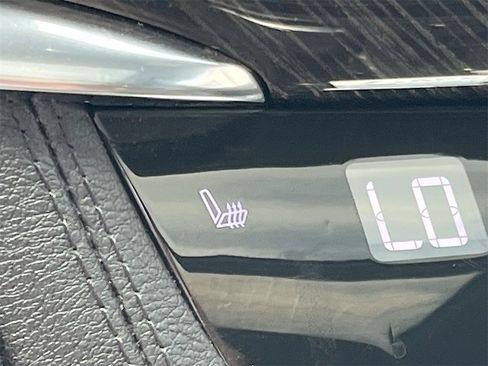 Used 2022 Cadillac XT6 Premium Luxury image 21