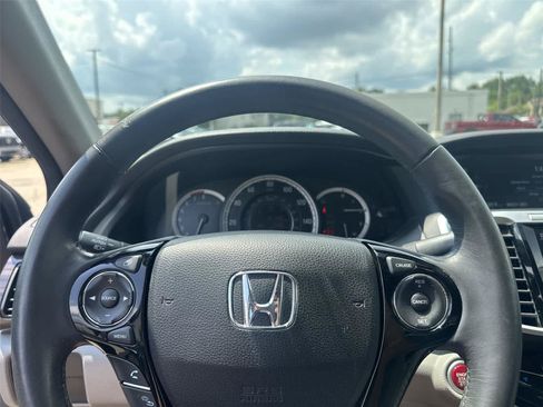 Used 2016 Honda Accord EX-L image 19