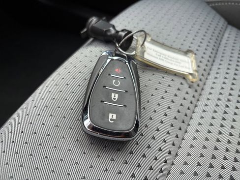 Used 2025 Chevrolet Trax LT image 18