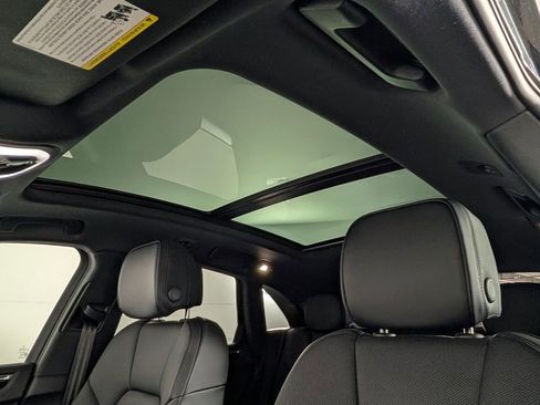 New 2026 Porsche Macan image 29