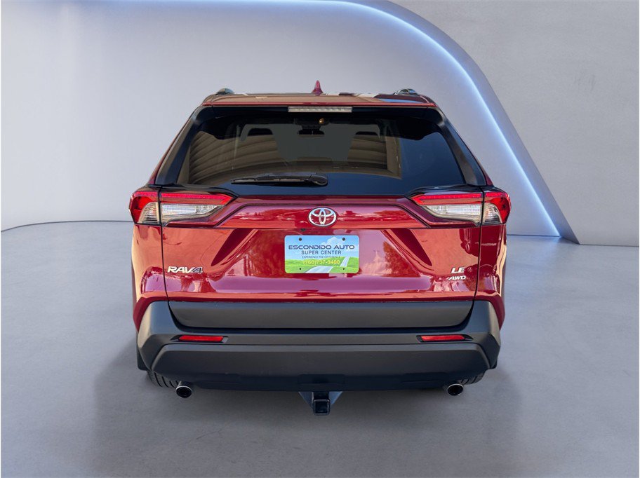 Used 2021 Toyota RAV4 LE AWD/4WD image 5