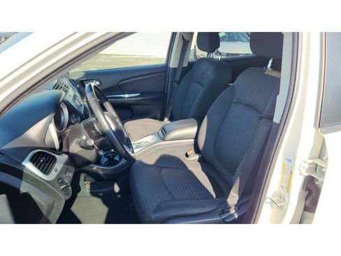 Used 2020 Dodge Journey SE w/ SE Popular Equipment Group image 10