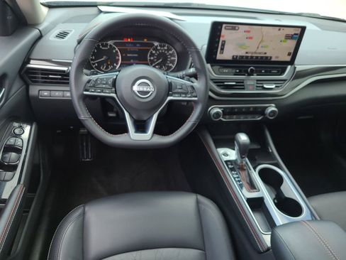 Certified 2024 Nissan Altima 2.5 SR w/ SR Premium Package FWD image 13