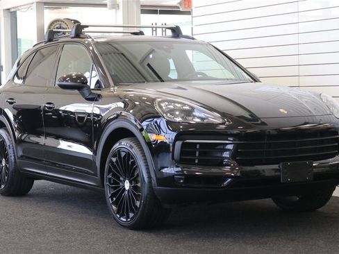 Used 2019 Porsche Cayenne AWD/4WD image 2