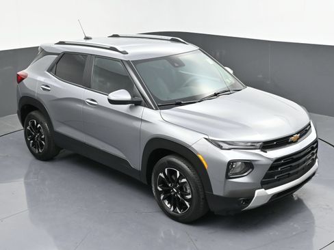 Certified 2023 Chevrolet TrailBlazer LT w/ Convenience Package FWD image 44