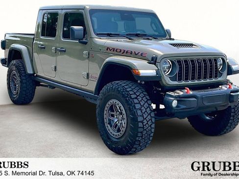 Used 2026 Jeep Gladiator Mojave AWD/4WD image 1