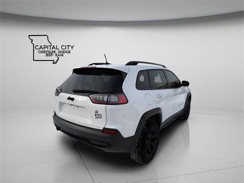 Used 2022 Jeep Cherokee Latitude w/ Sun & Sound Group image 7