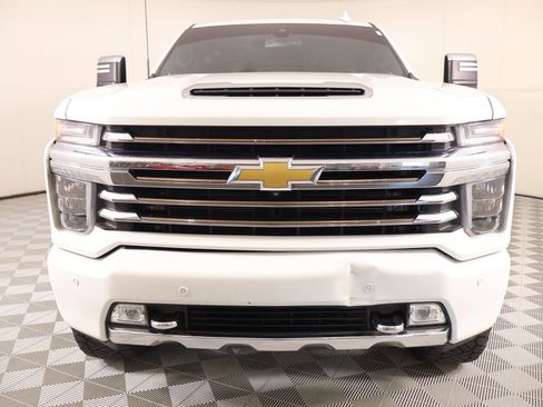 Used 2022 Chevrolet Silverado 2500 High Country w/ Safety Package II AWD/4WD image 9