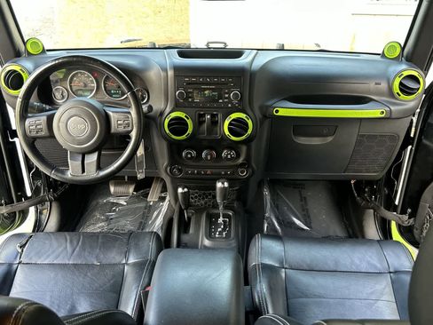 Used 2012 Jeep Wrangler Sahara w/ Connectivity Group image 10