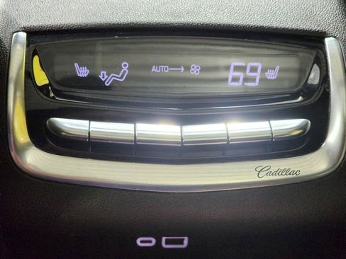 Used 2020 Cadillac XT6 Premium Luxury AWD/4WD image 26