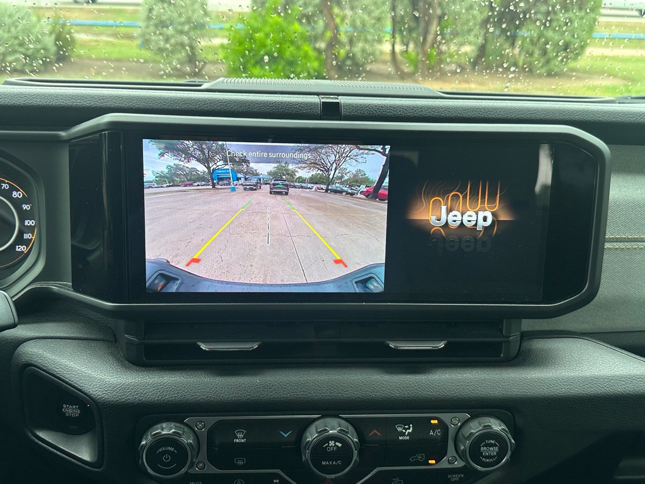 Used 2024 Jeep Gladiator Sport AWD/4WD image 19