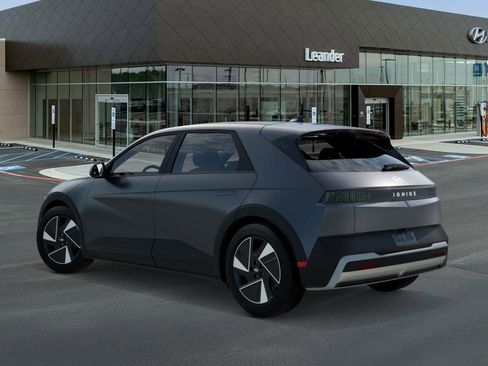 New 2026 Hyundai Ioniq 5 SEL RWD image 5