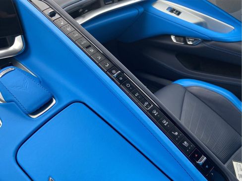 Used 2023 Chevrolet Corvette Stingray Premium Conv w/ Z51 Performance Package image 31