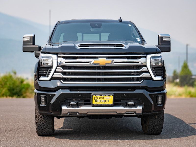 Used 2024 Chevrolet Silverado 3500 High Country w/ Technology Package AWD/4WD image 2