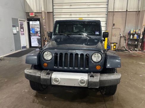 Used 2008 Jeep Wrangler Unlimited Sahara w/ Dual Top Group image 8