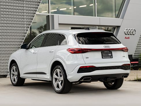 Certified 2025 Audi Q5 Premium Plus w/ Premium Plus AWD/4WD image 5