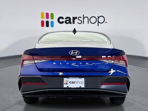 Used 2025 Hyundai Elantra SEL FWD image 4