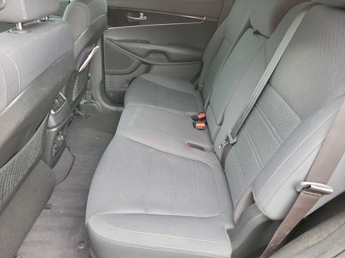 Used 2018 Kia Sorento AWD image 6