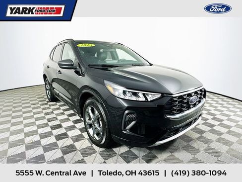 Used 2023 Ford Escape ST-Line w/ Tech Pack #1 image 1