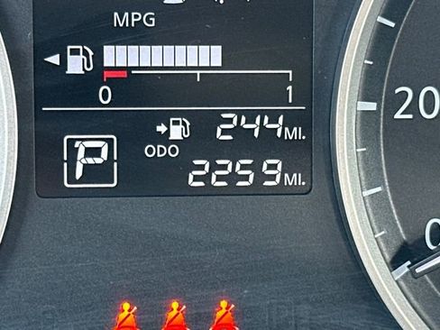 Used 2025 Nissan Versa S w/ Trunk Package image 15