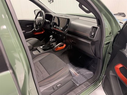 Used 2025 Nissan Frontier PRO-4X image 23