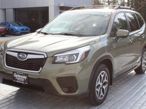 Used 2019 Subaru Forester Premium image 1