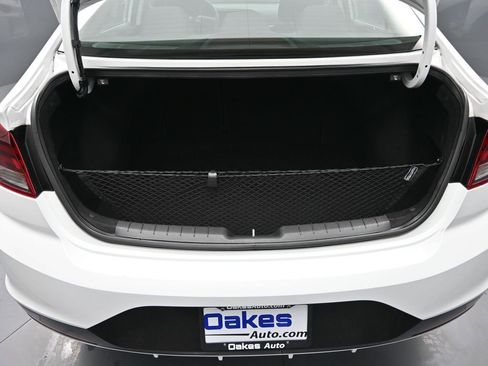 Used 2020 Hyundai Elantra SEL w/ Winter Weather Package image 33