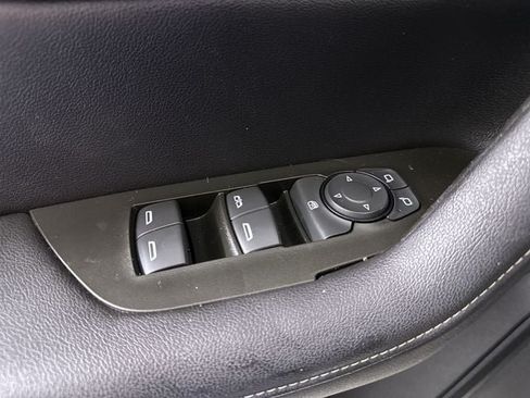 Used 2025 Chevrolet Blazer LT FWD image 24