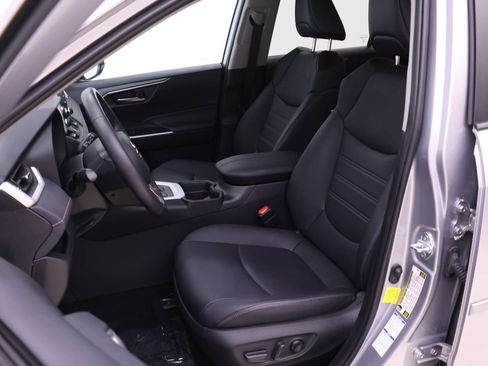 Certified 2021 Toyota RAV4 XLE Premium image 5