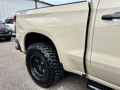 Used 2022 Chevrolet Silverado 1500 LT Trail Boss w/ LT Trail Boss Premium Package image 16