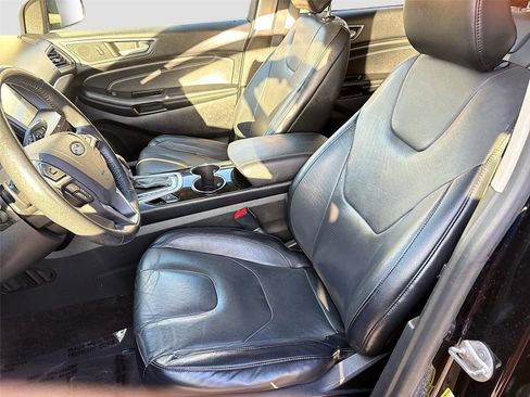 Used 2017 Ford Edge Titanium w/ Equipment Group 301A image 22