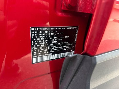 Used 2023 Volkswagen Taos SE w/ Panoramic Sunroof Package image 30