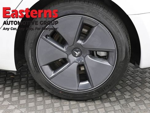 Used 2023 Tesla Model 3 Standard Range image 29