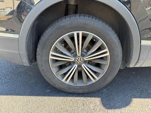 Used 2024 Volkswagen Tiguan SE image 9