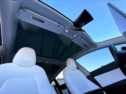 Used 2018 Tesla Model 3 Long Range image 15