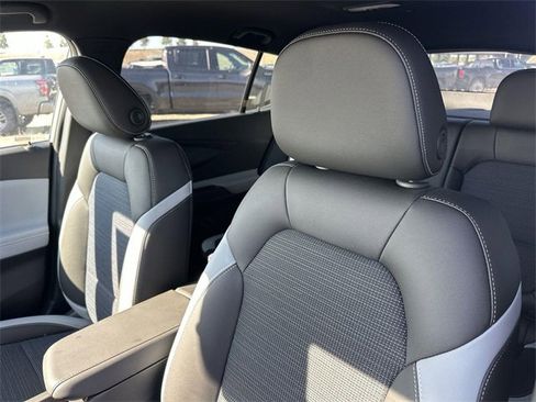 New 2025 Buick Envista Preferred image 20