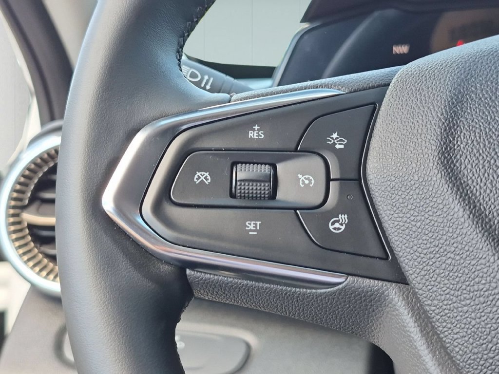 Used 2024 Chevrolet Trax ACTIV w/ Driver Confidence Package FWD image 19