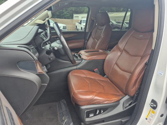 Used 2018 Cadillac Escalade Premium Luxury AWD/4WD image 12
