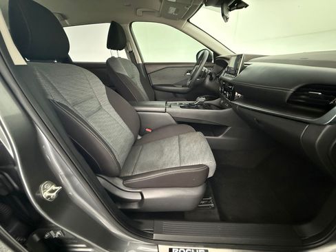 Used 2022 Nissan Rogue SV FWD image 22