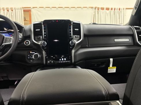 New 2026 RAM 1500 Big Horn AWD/4WD image 18