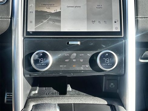 Certified 2025 Land Rover Discovery Dynamic SE image 27