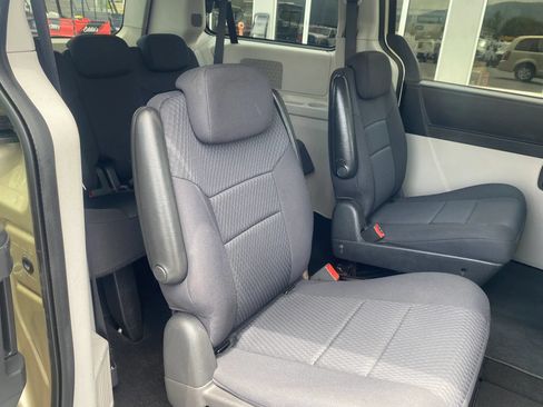 Used 2010 Dodge Grand Caravan SE w/ Climate Group FWD image 22