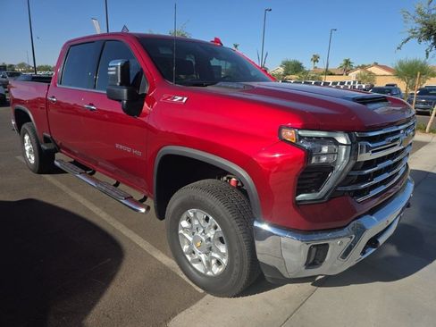 Used 2024 Chevrolet Silverado 2500 LTZ w/ LTZ Premium Package AWD/4WD image 4