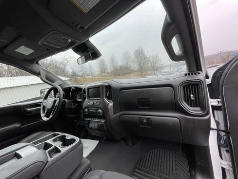 Certified 2024 Chevrolet Silverado 1500 Custom image 10