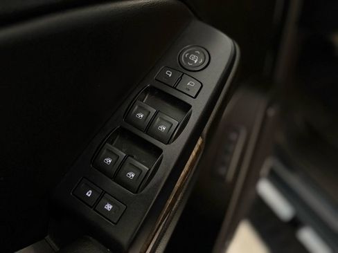 Used 2019 Chevrolet Tahoe LT w/ Off-Road Package image 26