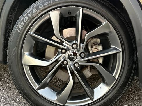 Used 2019 INFINITI QX50 Essential w/ Sensory Package image 28