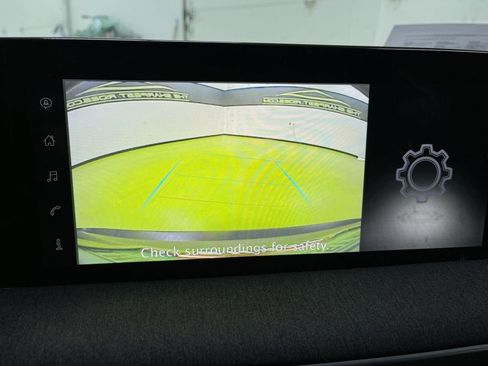 Used 2025 Nissan Kicks SV image 21