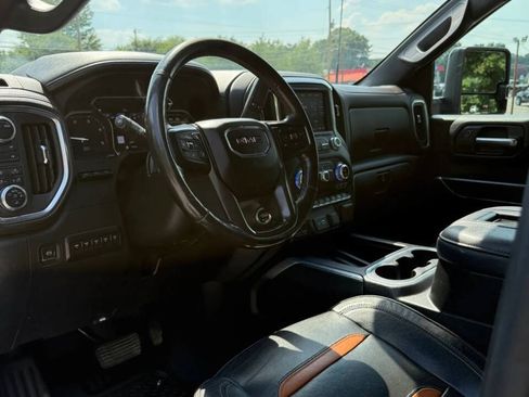 Used 2022 GMC Sierra 2500 AT4 w/ AT4 Premium Plus Package AWD/4WD image 15