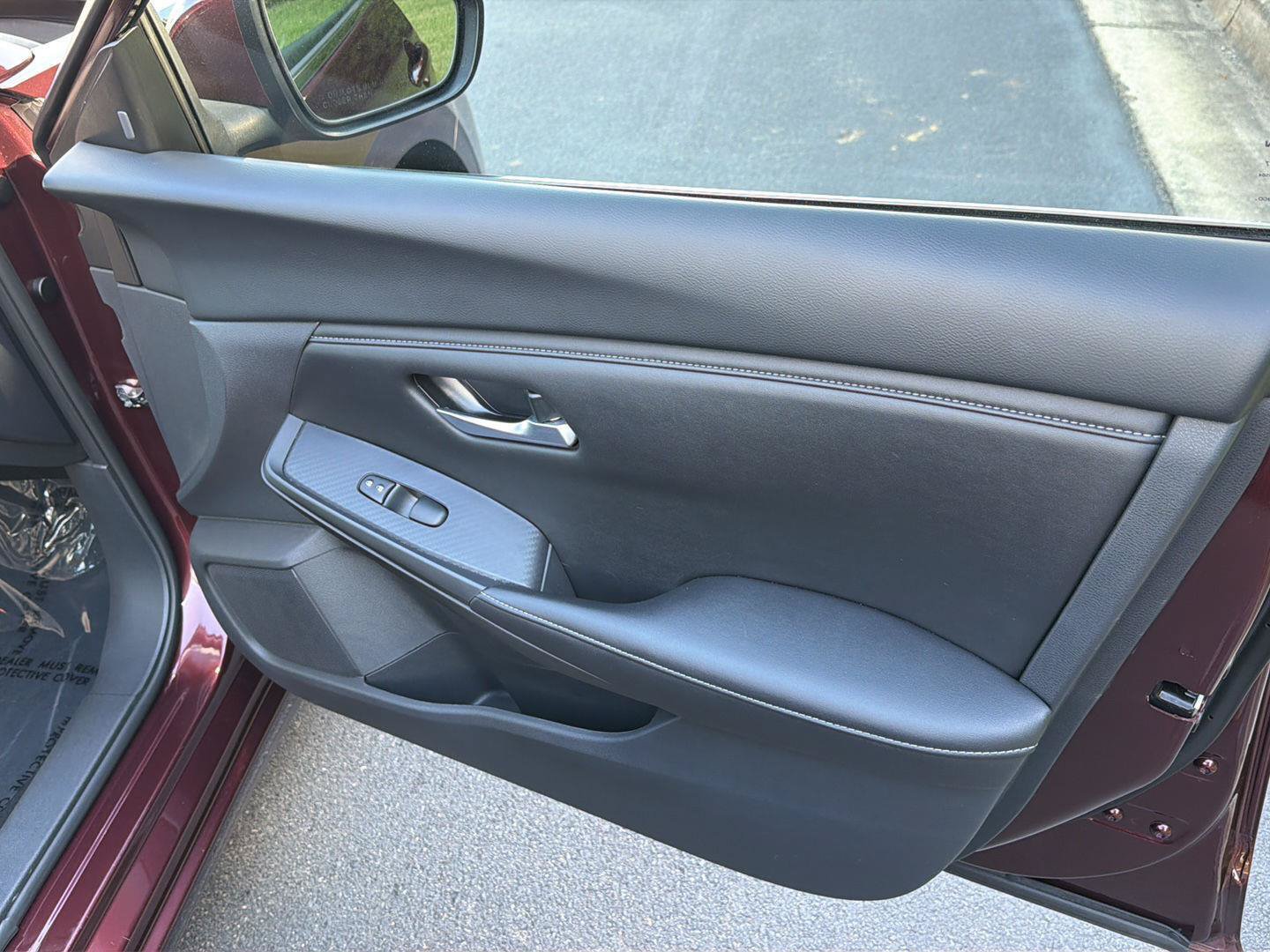 Used 2025 Nissan Sentra SV FWD image 14