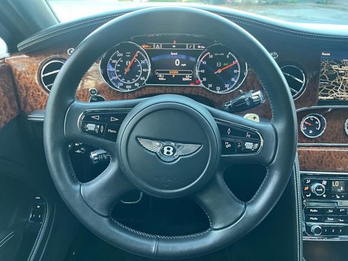 Used 2014 Bentley Mulsanne image 28